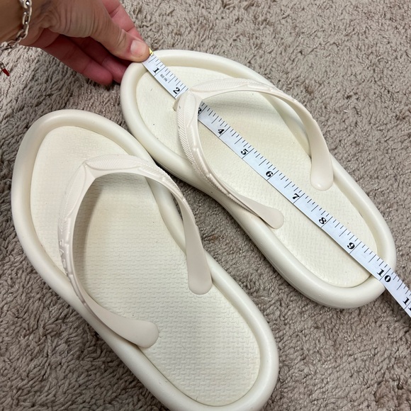 FARM Rio Cream Sandals - Picture 6 of 10